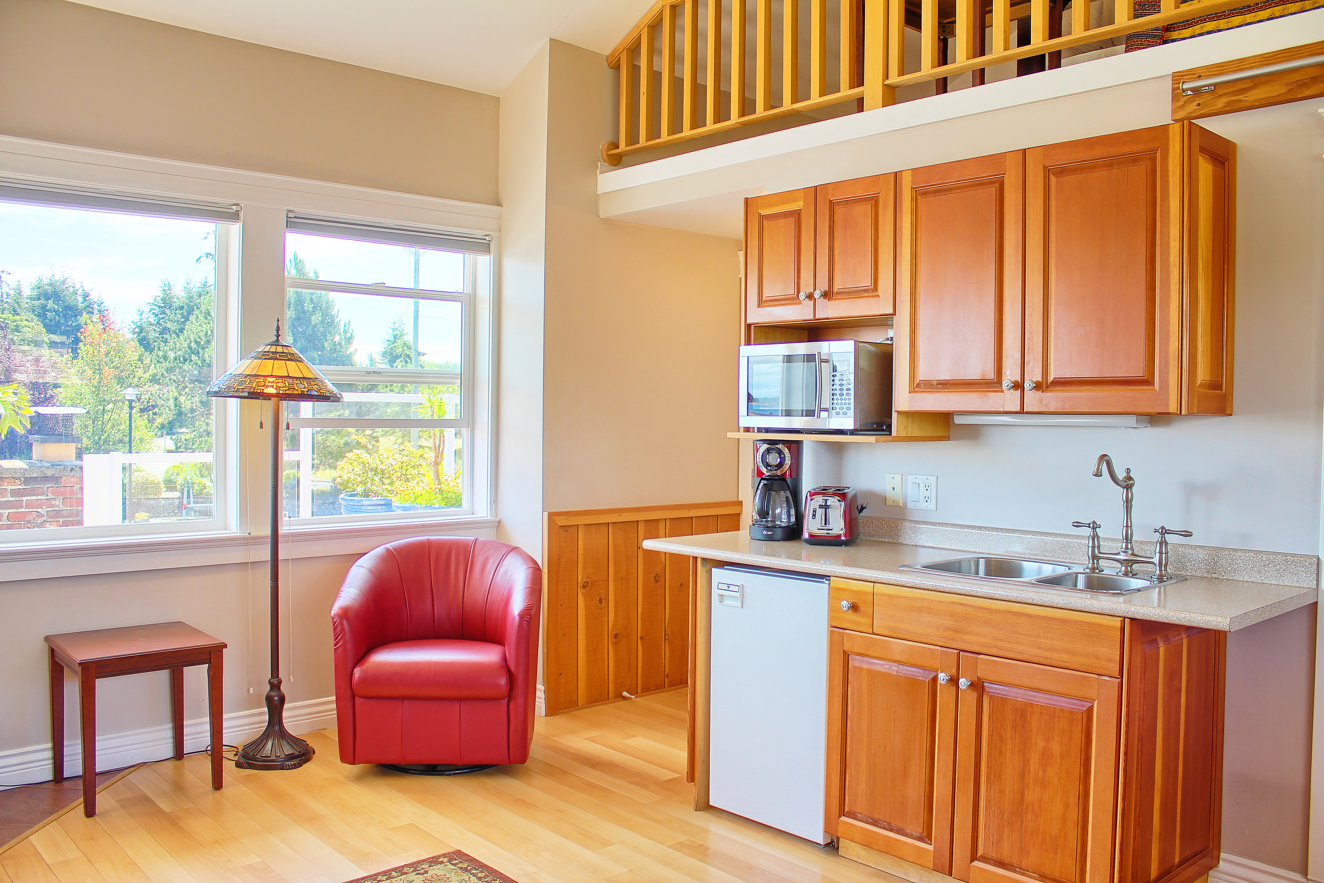 bed and breakfast suite with kitchenette Victoria BC bed and breakfast suite with kitchenette Victoria BC